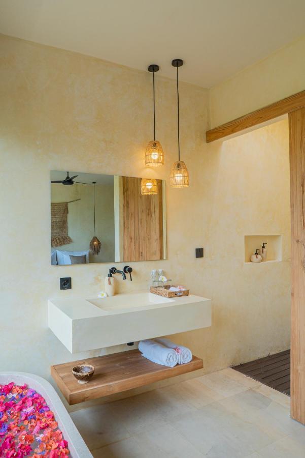 Olea Villas Resort Kuta  エクステリア 写真