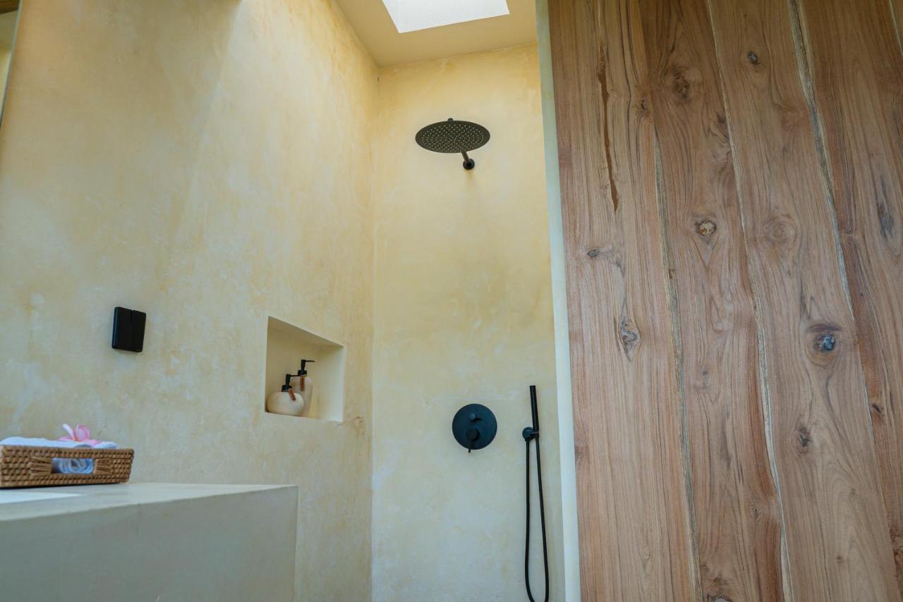 Olea Villas Resort Kuta  エクステリア 写真