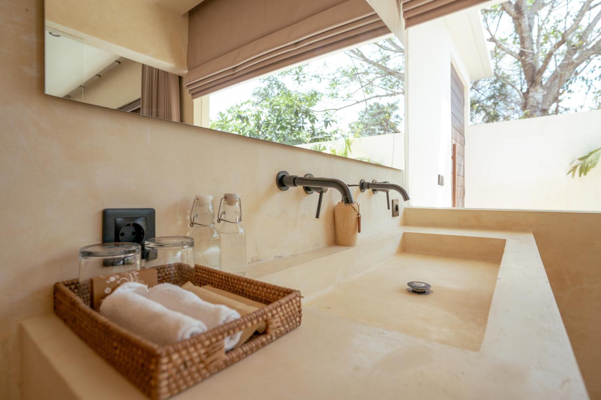 Olea Villas Resort Kuta  エクステリア 写真