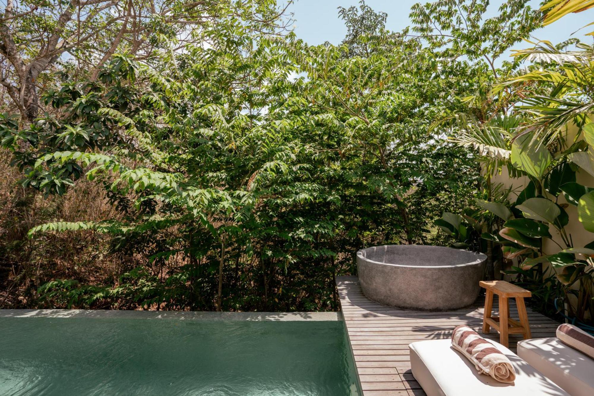 Olea Villas Resort Kuta  エクステリア 写真